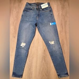 NWT Arizona Hi-Rise Jeggings sz 3 Juniors